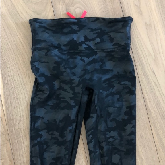 SPANX Pants - SPANX FAUX LEATHER CAMO LEGGINGS